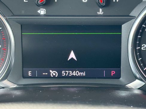 Used 2023 GMC Acadia SLT FWD image 25