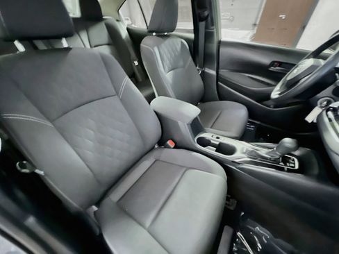 Used 2025 Toyota Corolla LE FWD image 28