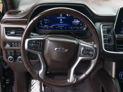 Used 2022 Chevrolet Suburban Z71 w/ Luxury Package image 25