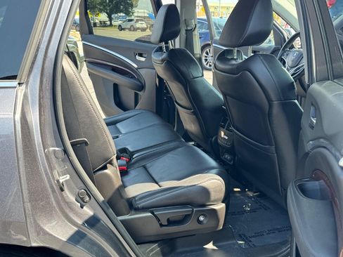 Used 2018 Acura MDX SH-AWD image 16