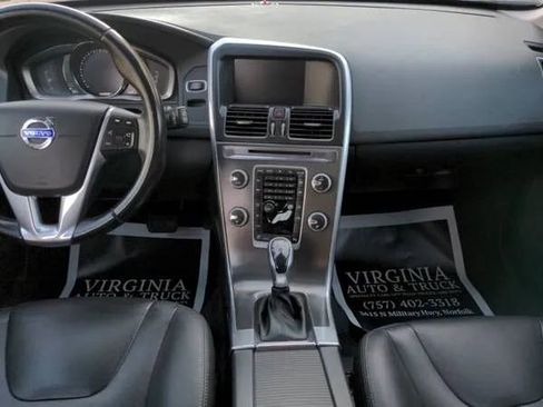 Used 2016 Volvo XC60 T5 Premier image 11