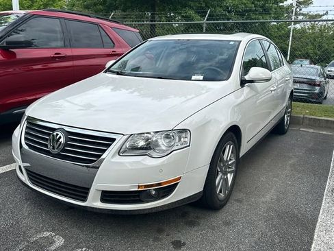 Used 2008 Volkswagen Passat Lux FWD image 3