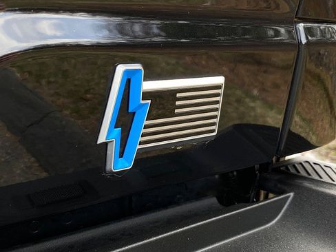 Used 2023 Ford F150 Lightning Lariat image 14