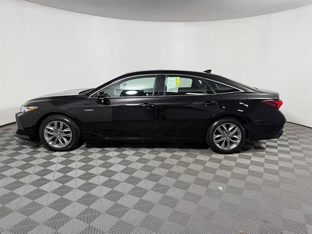 Used 2019 Toyota Avalon XLE w/ Moonroof Package FWD image 8