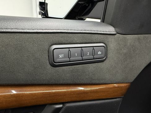 Used 2019 Cadillac Escalade Luxury image 11