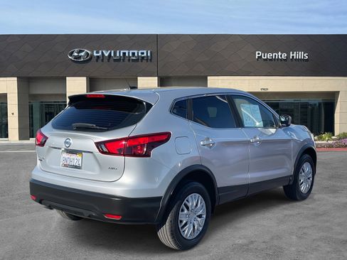 Used 2018 Nissan Rogue Sport S image 4