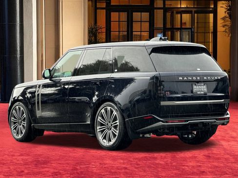 New 2025 Land Rover Range Rover SE image 4