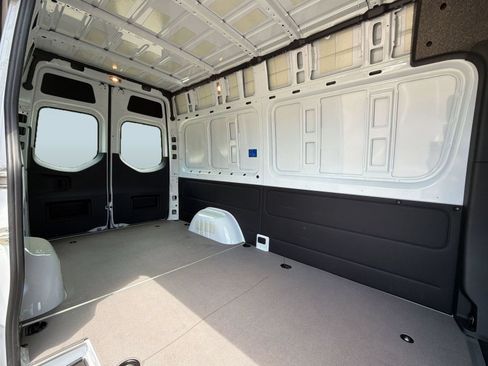 Used 2025 Mercedes-Benz Sprinter 2500 image 29