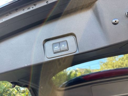 Used 2025 Nissan Rogue SV image 23