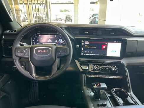 Used 2025 GMC Sierra 1500 AT4 w/ AT4 Premium Package AWD/4WD image 15
