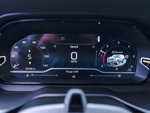 Used 2023 GMC Yukon Denali w/ Denali Reserve Package image 13