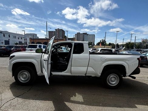 Certified 2025 Toyota Tacoma SR w/ Towing Package RWD image 15