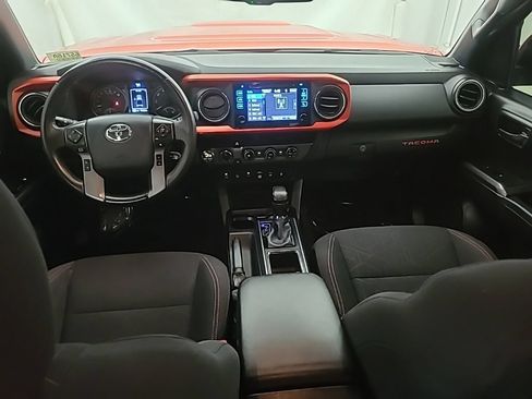 Used 2018 Toyota Tacoma TRD Sport w/ Technology Package AWD/4WD image 22