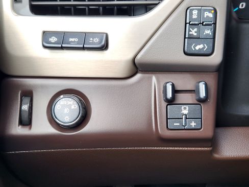 Used 2020 GMC Yukon Denali w/ Denali Premium Package RWD image 20