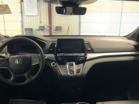 Used 2024 Honda Odyssey Sport image 2