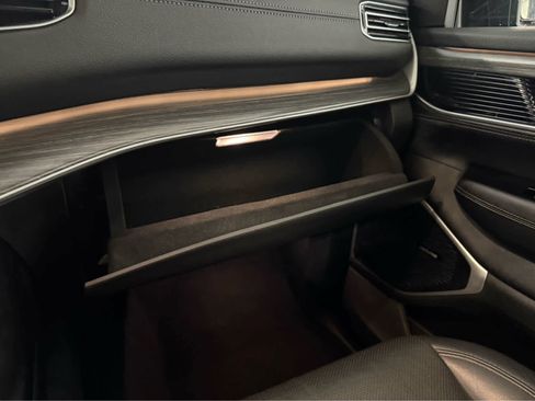 Used 2024 Jeep Wagoneer Series II image 16