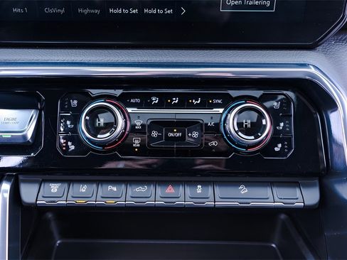 Used 2025 GMC Sierra 2500 Denali w/ Denali Reserve Package image 15