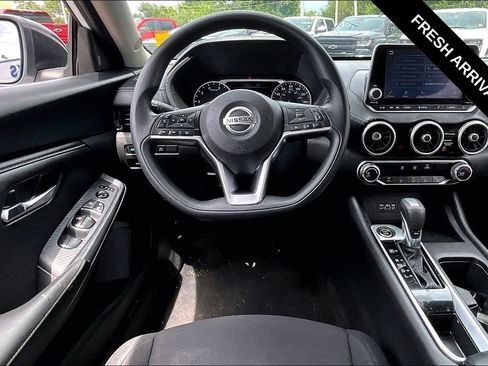 Used 2023 Nissan Sentra SV FWD image 11
