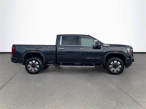 New 2026 GMC Sierra 2500 Denali w/ Denali Reserve Package image 3