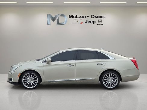 Used 2013 Cadillac XTS Platinum AWD/4WD image 3