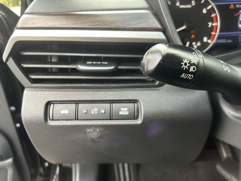 Used 2023 Nissan Altima 2.5 SV FWD image 29