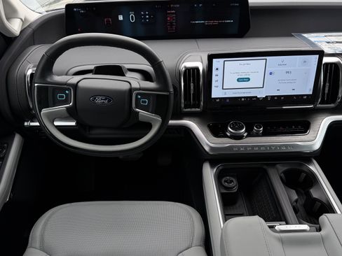 New 2025 Ford Expedition Max Platinum w/ Driver's Package AWD/4WD image 12