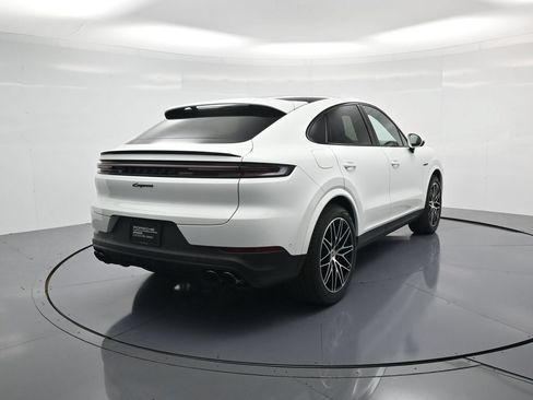 Certified 2026 Porsche Cayenne E-Hybrid Coupe AWD/4WD image 30