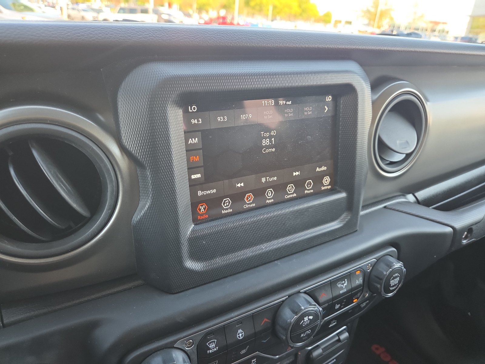 Used 2023 Jeep Gladiator Sport AWD/4WD image 15