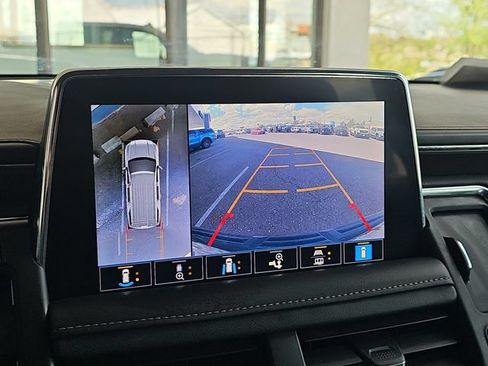 Used 2021 GMC Yukon XL AT4 w/ AT4 Premium Plus Package AWD/4WD image 15
