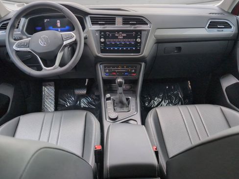 Used 2023 Volkswagen Tiguan SE AWD/4WD image 13