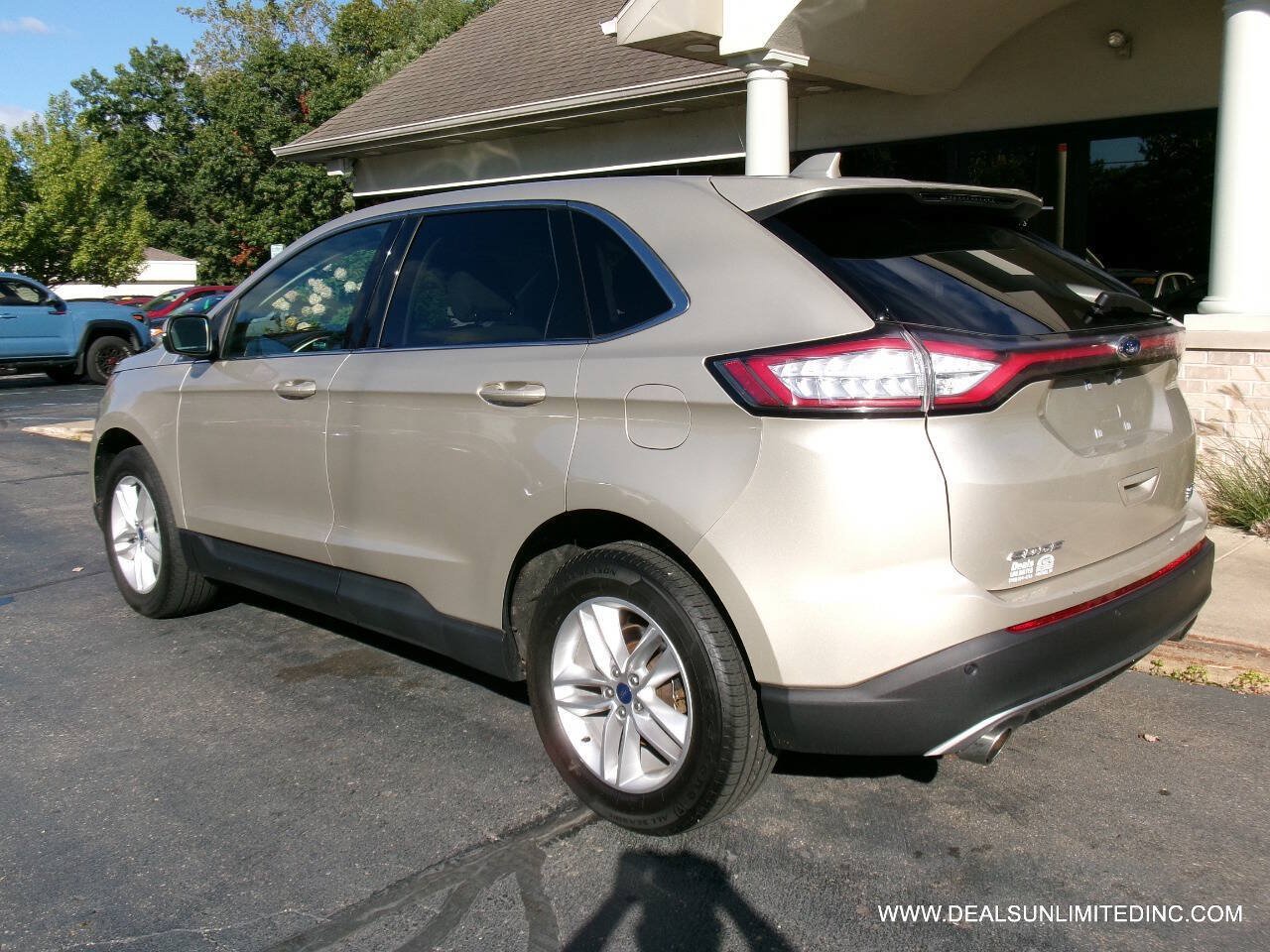 Used 2018 Ford Edge SEL w/ Equipment Group 201A AWD/4WD image 4