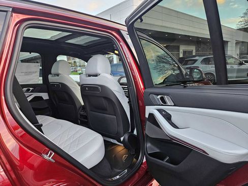 Used 2026 BMW X5 xDrive40i w/ Executive Package image 14
