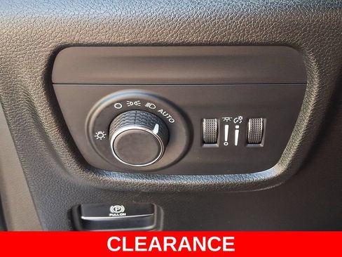 Used 2025 Jeep Grand Cherokee Altitude AWD/4WD image 25