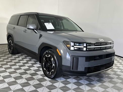 Used 2025 Hyundai Santa Fe SE FWD image 2