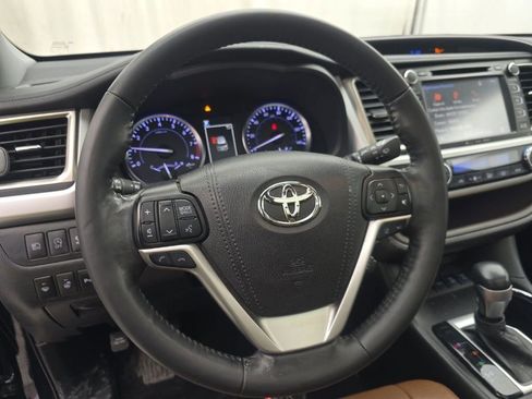 Used 2019 Toyota Highlander Limited image 5