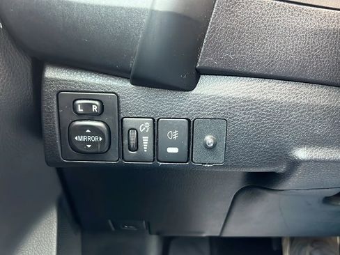 Used 2019 Toyota Corolla LE image 28