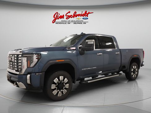 Used 2025 GMC Sierra 2500 Denali w/ Denali Reserve Package AWD/4WD image 2