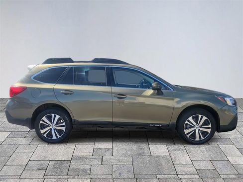 Used 2018 Subaru Outback 3.6R Limited image 8