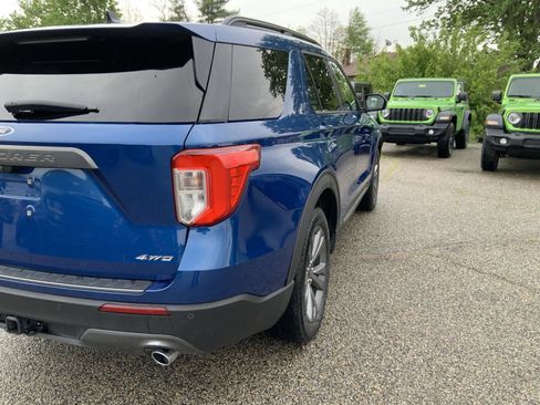 Used 2022 Ford Explorer XLT w/ Equipment Group 202A AWD/4WD image 13