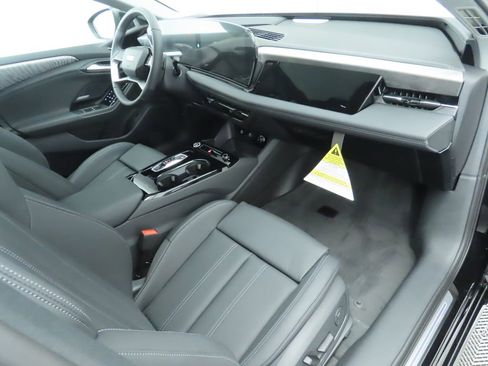 Used 2025 Audi A6 e-tron Premium Plus w/ Premium Plus image 19