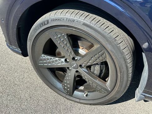 Used 2024 Genesis GV70 2.5T w/ Sport Prestige Package image 8