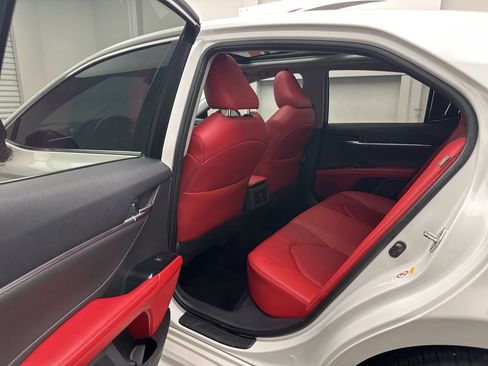 Used 2018 Toyota Camry XSE w/ Driver Assist Package image 6