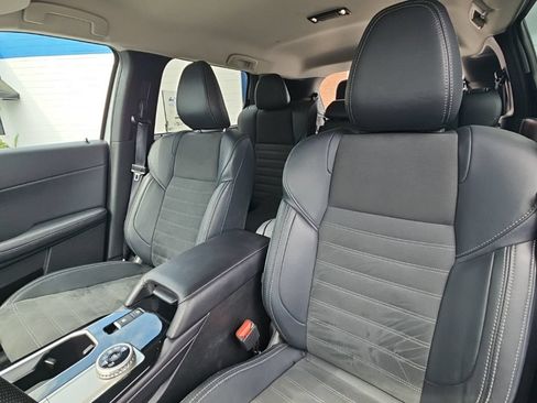 Used 2025 Mitsubishi Outlander SE AWD/4WD image 22