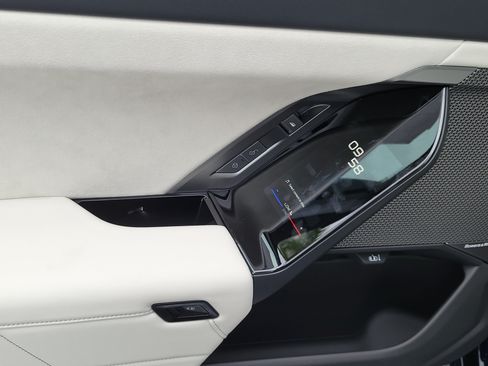New 2027 BMW 740i w/ Executive Package RWD image 12