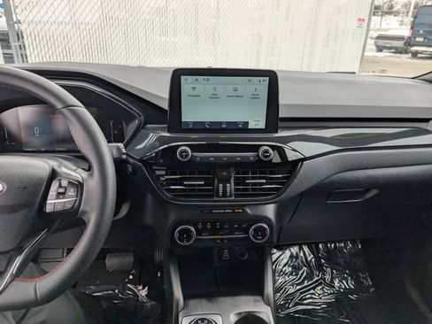 Used 2025 Ford Escape ST-Line image 3