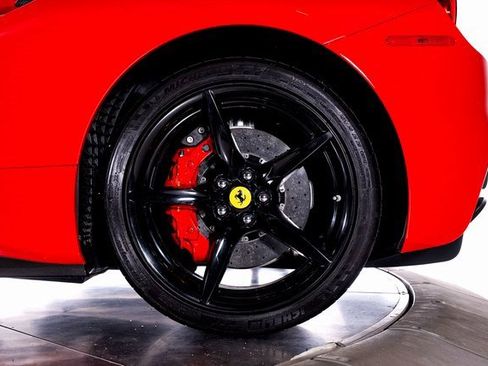 Used 2019 Ferrari 488 Spider image 18