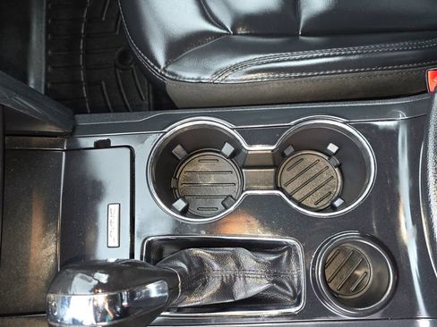 Used 2019 Ford Explorer XLT w/ Equipment Group 202A FWD image 23