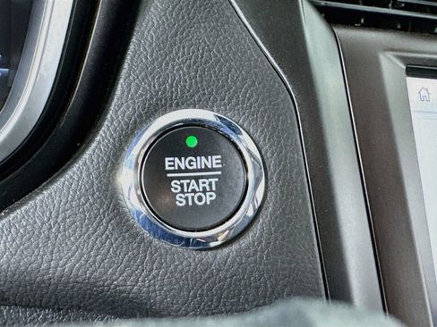Used 2020 Ford Fusion Energi Titanium FWD image 18