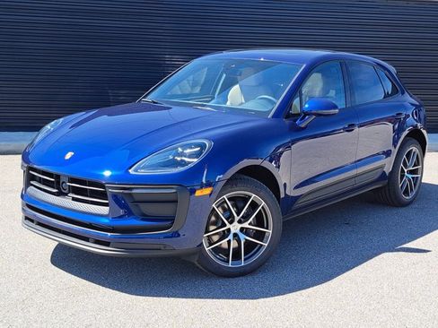 Certified 2025 Porsche Macan AWD/4WD image 1
