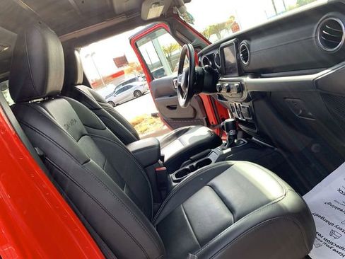 Used 2023 Jeep Wrangler Unlimited Sahara w/ Cold Weather Group image 14